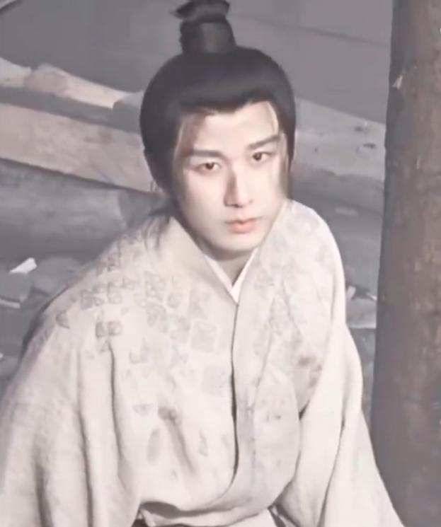 钱再多有什么用？35岁成毅的现状，让多少“流量明星”脸红