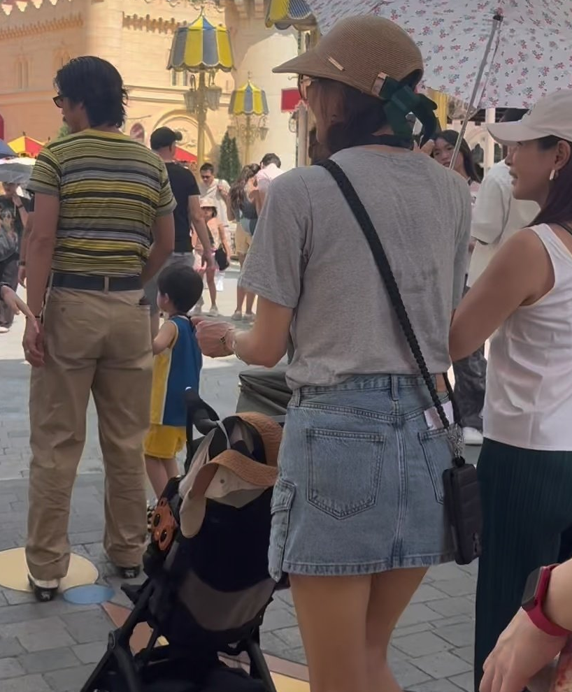 林志玲一家三口新加坡度假，黑泽“甩手掌柜”引争议!