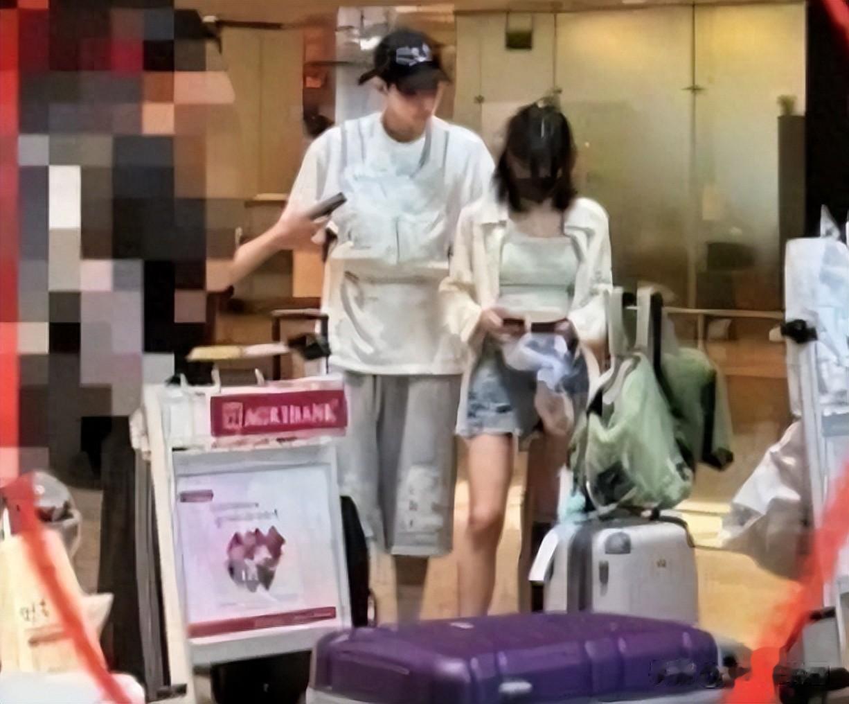 他俩在谈恋爱？