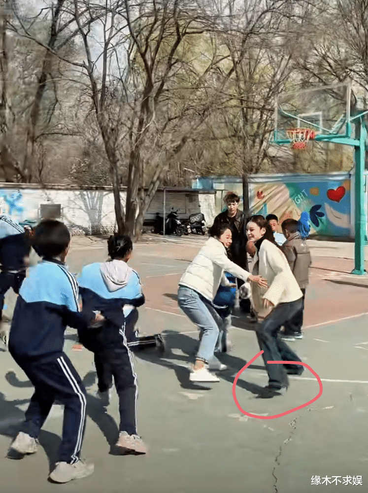 汪小菲夫妇盛装出席新店开业，马筱梅被质疑太高调，霸气回怼黑粉