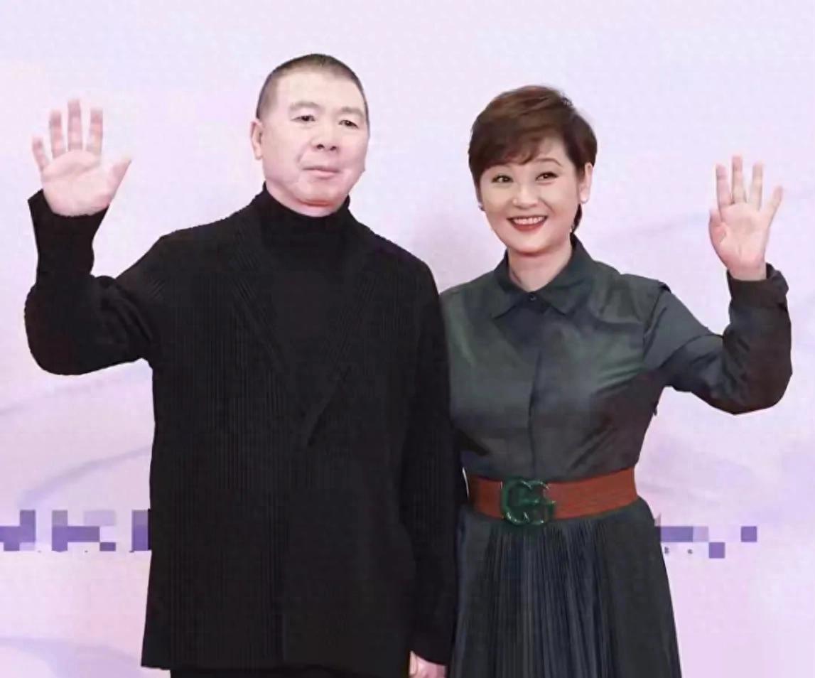 徐帆没想到,费心养了18年的女儿,也开始帮她保全婚姻的“体面”