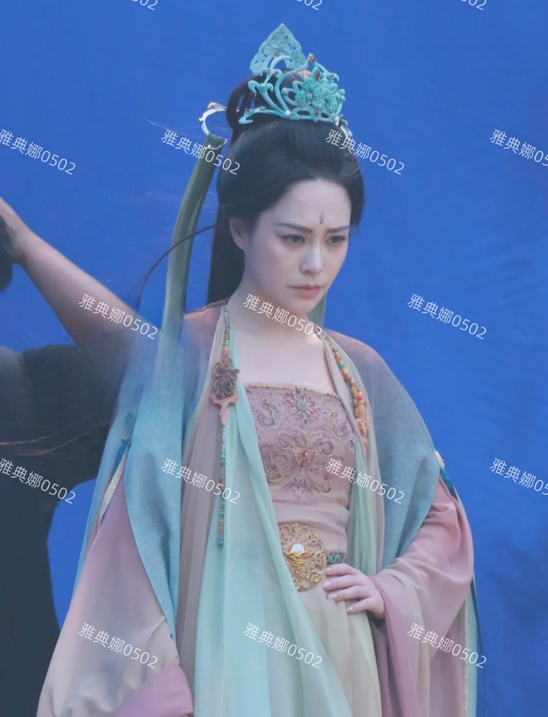 阿娇进组拍戏,她虽是公认的不老女神但44岁的她现在只能演长辈