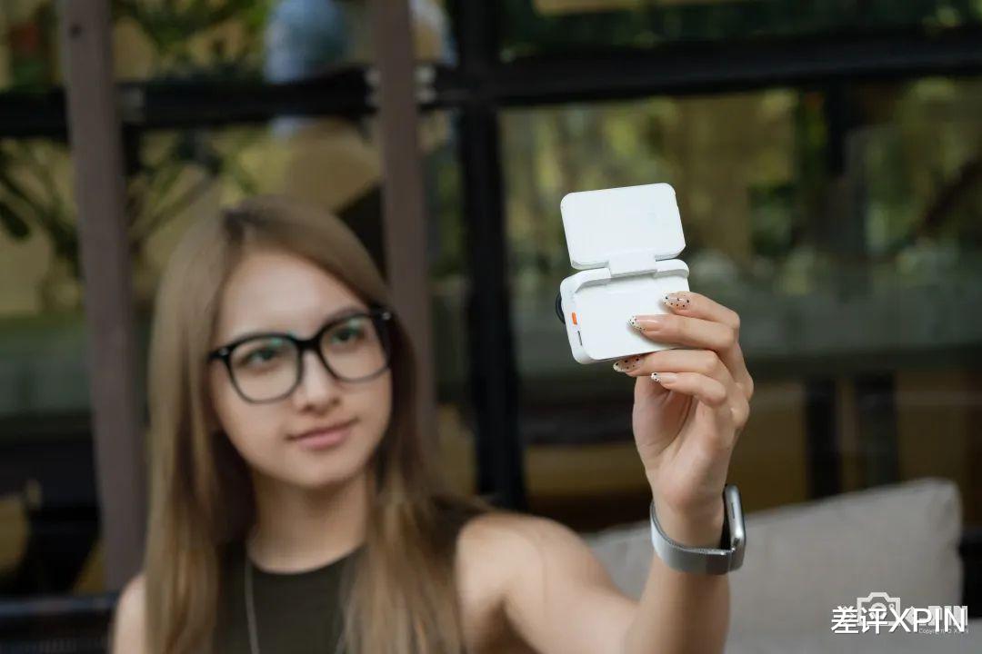 影石剛發布的這臺口袋相機，建議友商直接“抄作業”