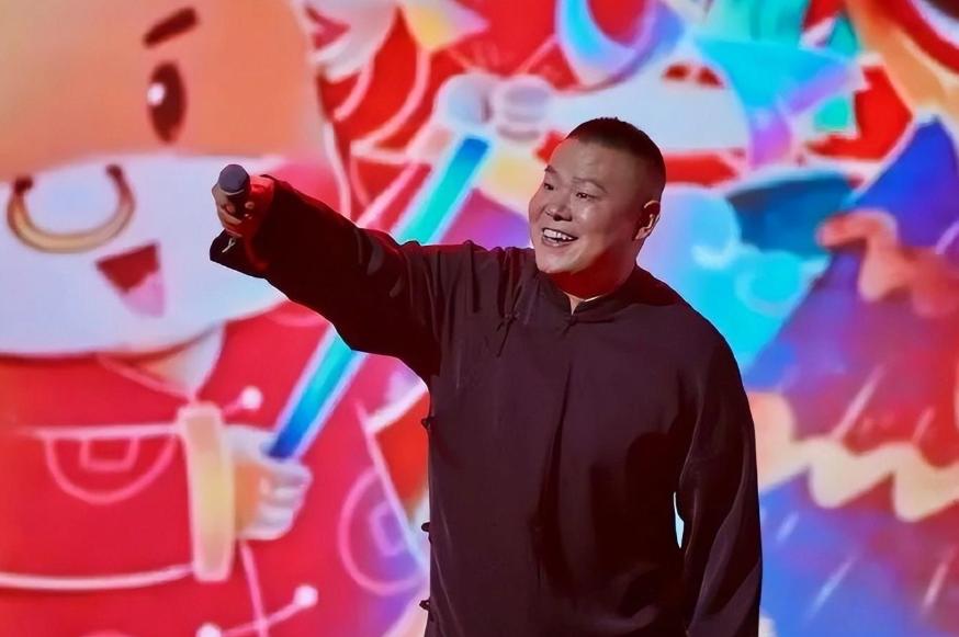 欠税被通报一个多月，岳云鹏再传噩耗，事关春晚，去年因此进医院