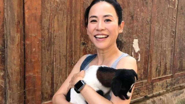 TVB前花旦与好友同框