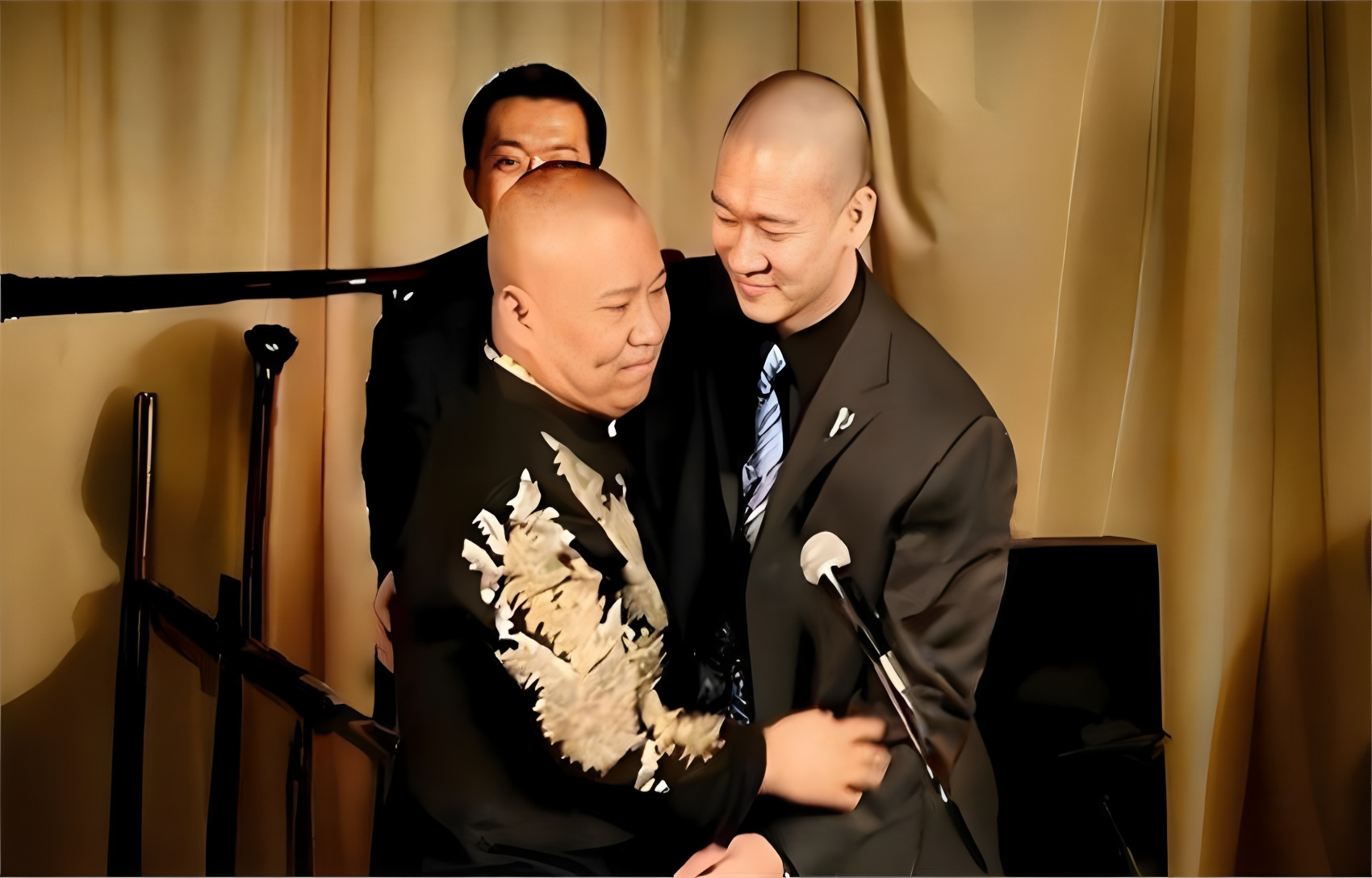 曹云金新华社非遗破圈逆袭,郭德纲闭口恩怨暴露师徒裂痕真相