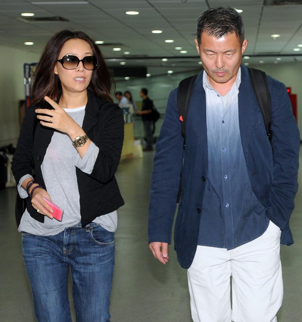 丈夫出轨风波真相大白3个月，58岁那英高调官宣喜讯，王菲没说错