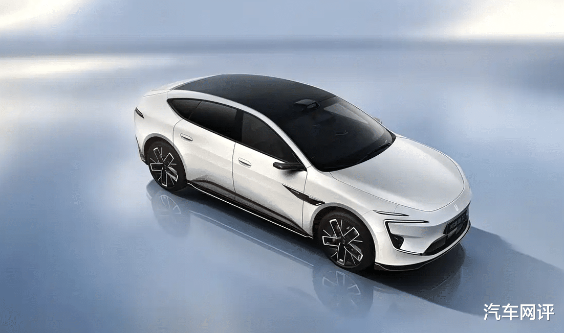 新款阿维塔12官图发布！或售30万元起，你接受吗？