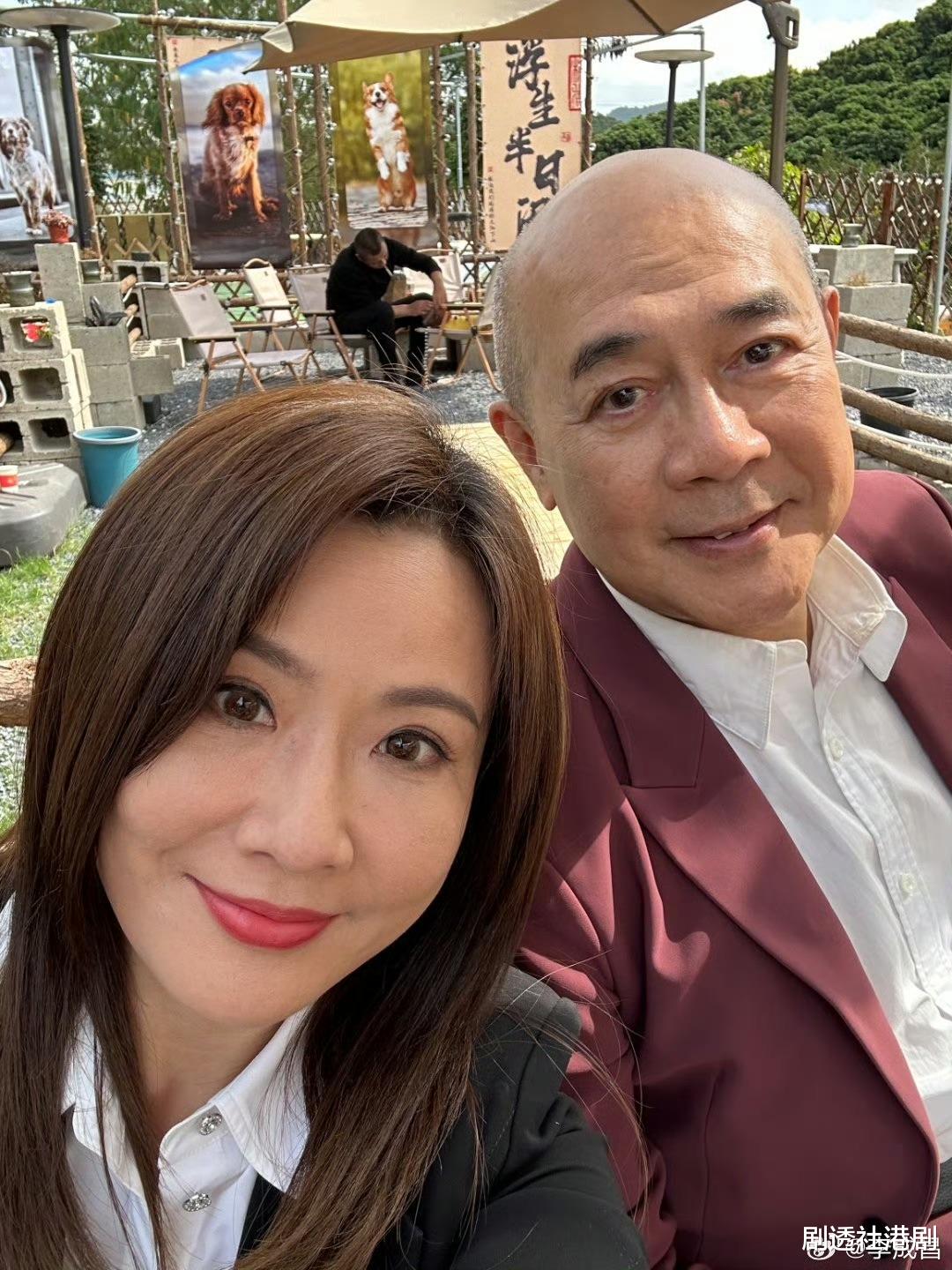 TVB老戏骨晒新疆游客照!年初成功续约,曾多次被挖角仍不愿离巢