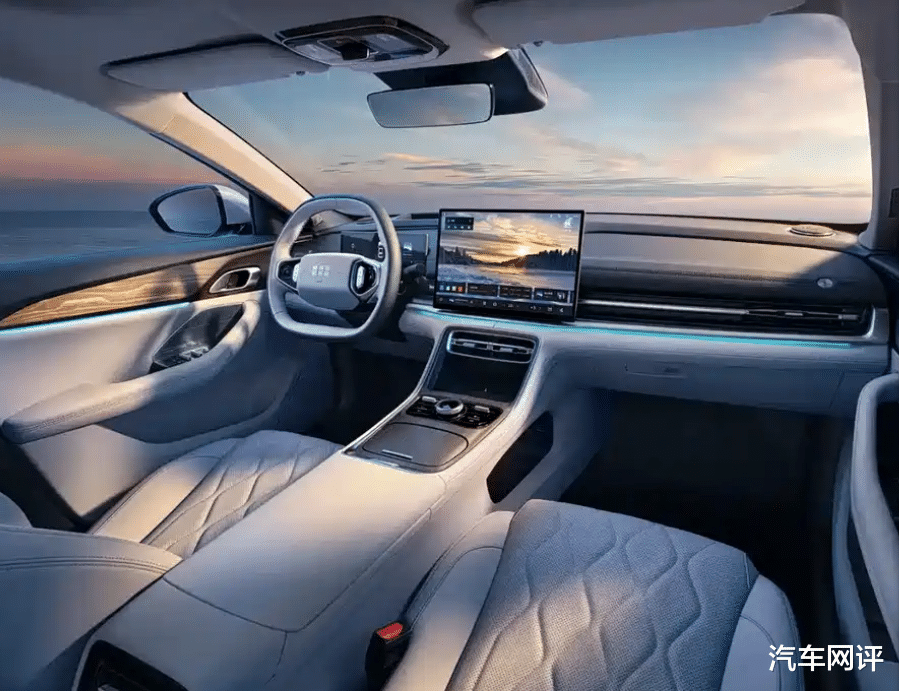 吉利银河 A7 EM-i 将在 7 月份内完成上市！定位为中型轿车