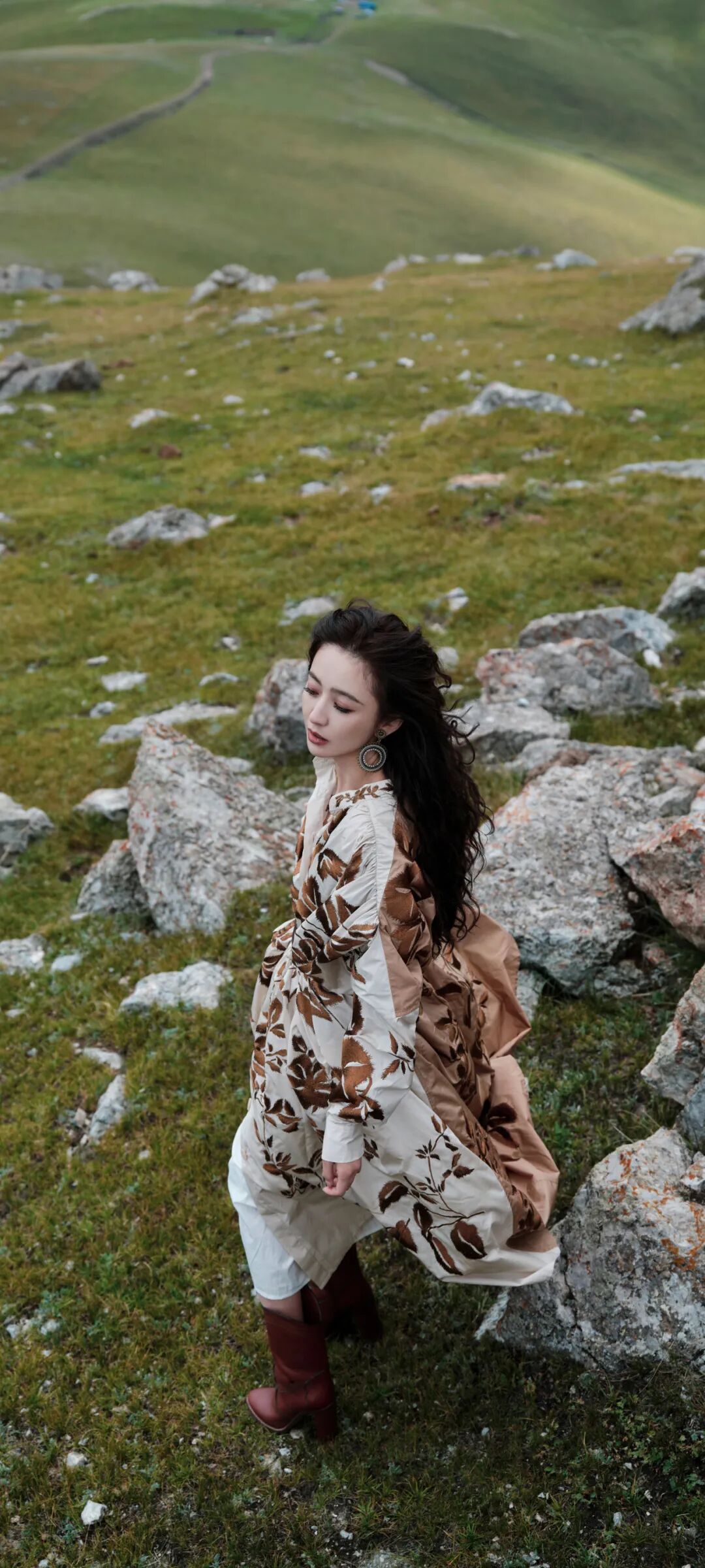 佟丽娅，拥抱热爱和自由