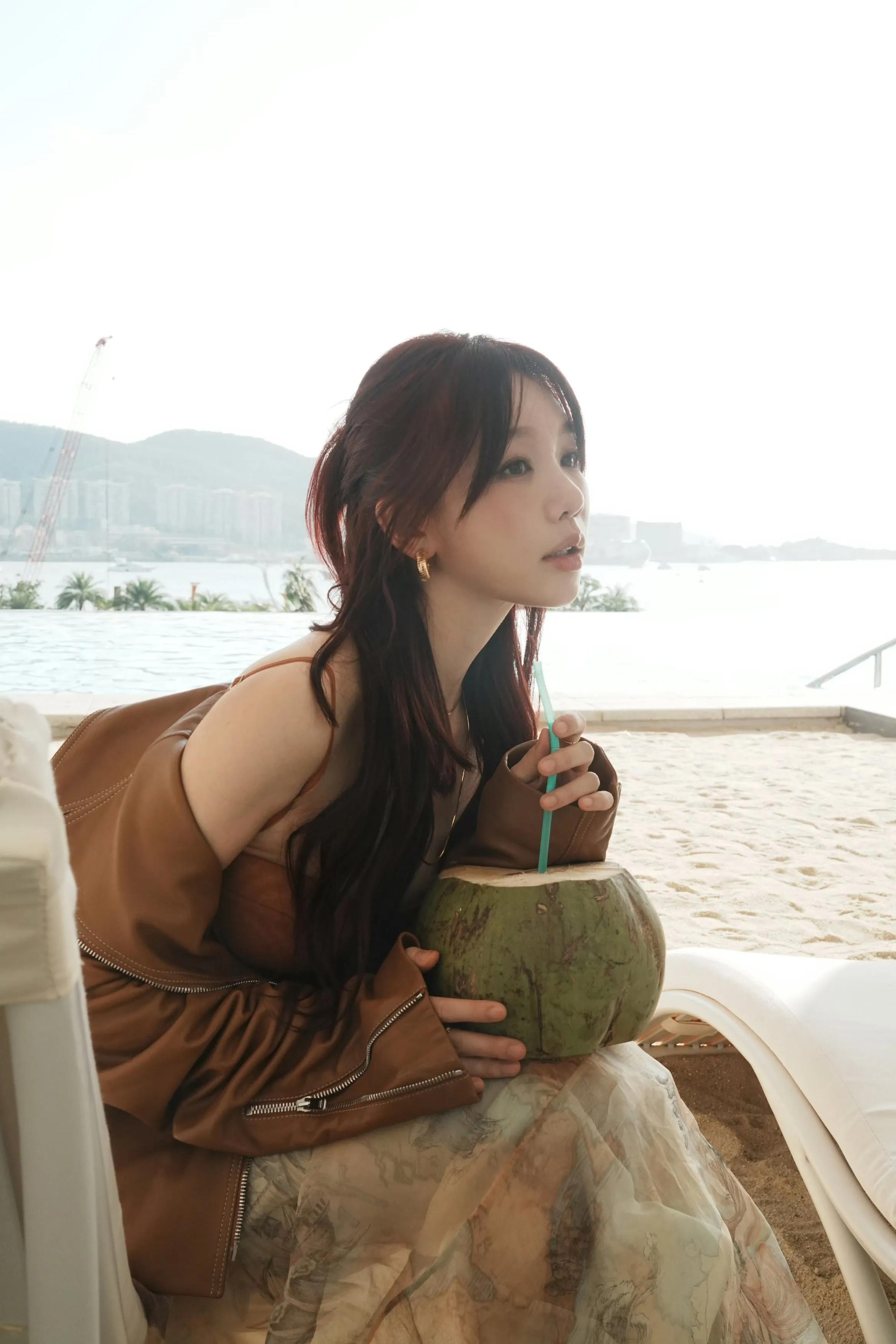 徐梦洁海边写真