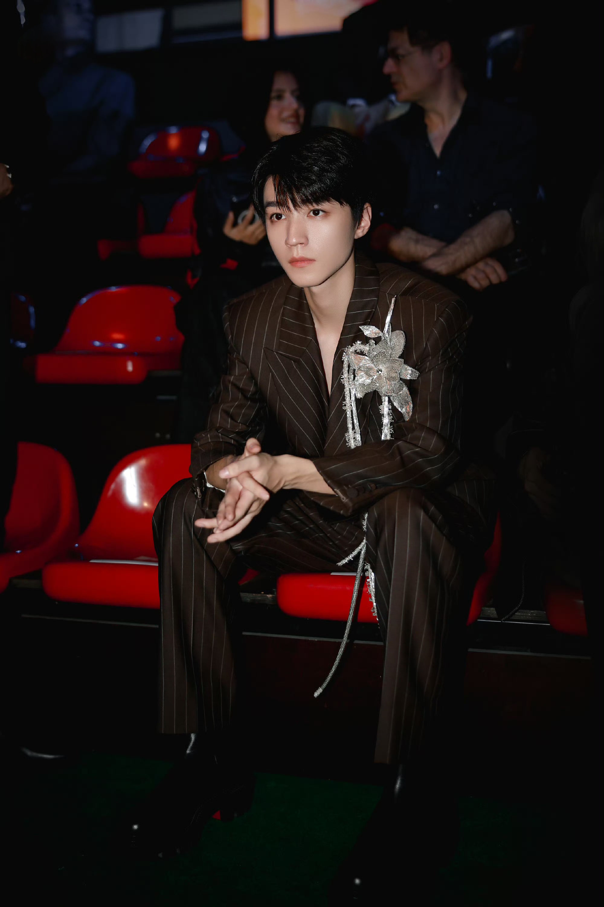 10.4日娱乐瓜:王一博 王俊凯 龚俊 檀健次 敖瑞鹏 罗云熙 李一桐 陈都灵