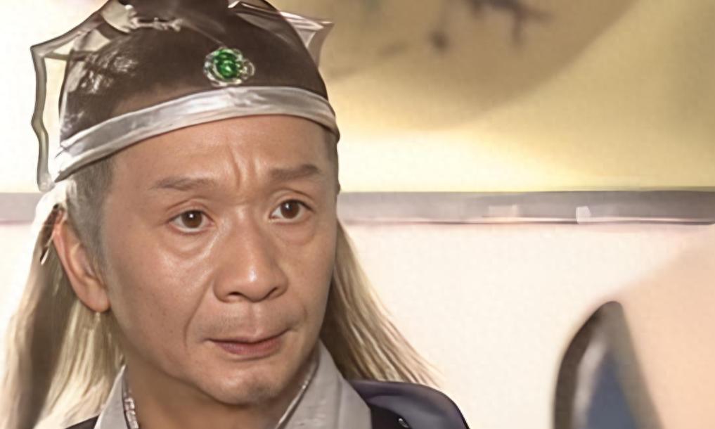 青翼蝠王韦一笑扮演者刘长生元旦尽享天伦之乐，小儿子迎三胎