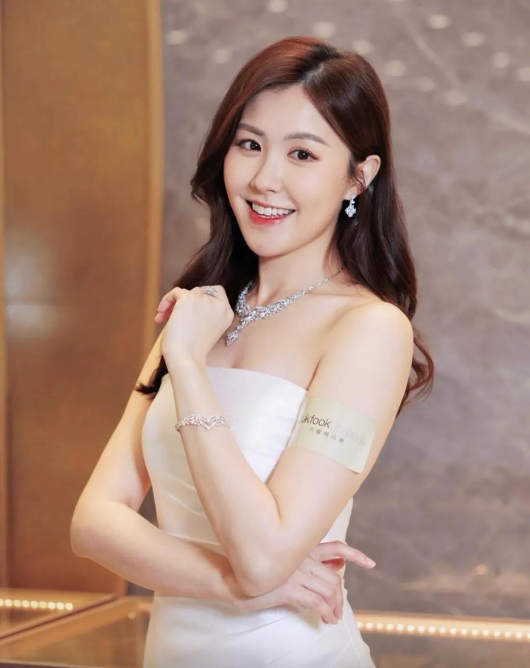 TVB小花登台唱歌被指表情狰狞好吓人,认表现未如理想：会继续努力