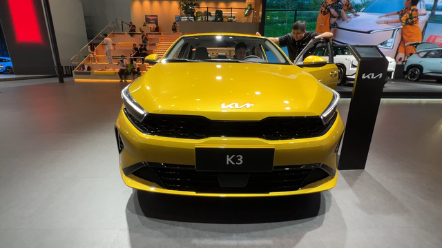 起亚准备退出中国吗？全系车型大降价，狮铂拓界嘉华降7万