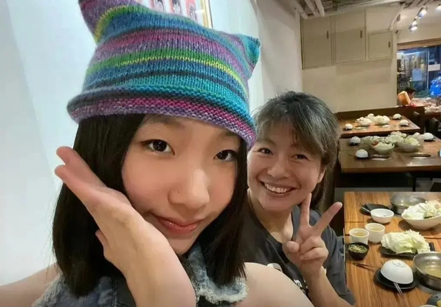 大S妈妈如今网络征友，可能正印证了大S干爹数年前的一番分析