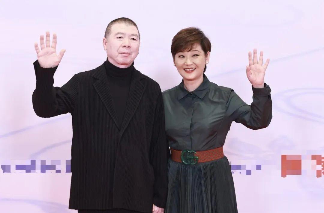 徐帆回应离婚5个月，冯小刚近况曝光，他的“小心思”再藏不住了