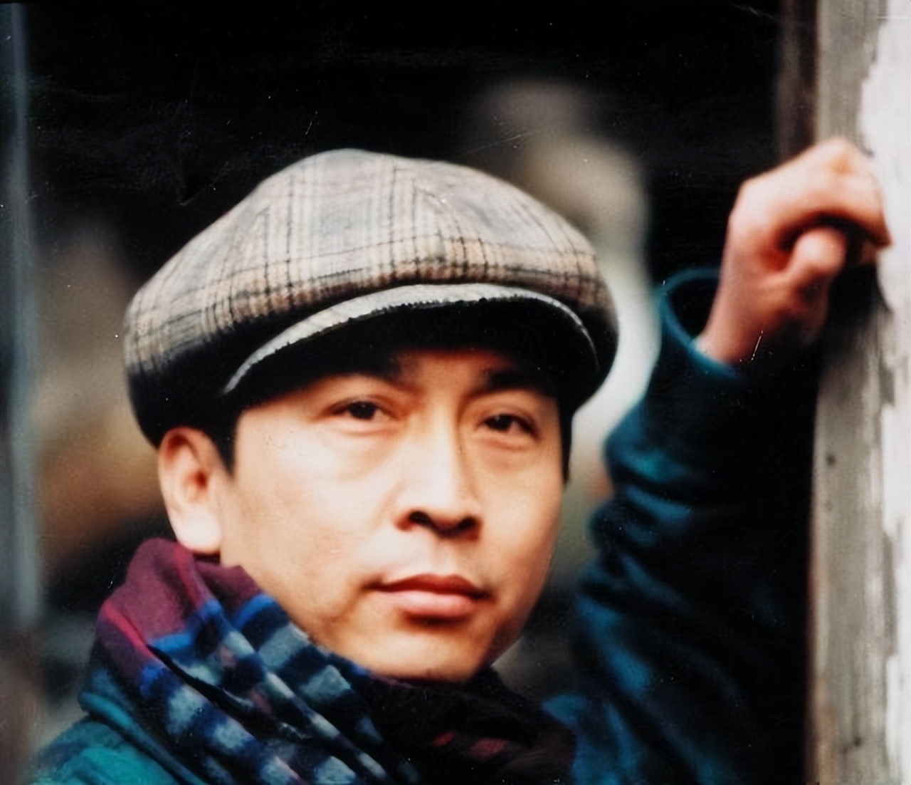 毕彦君:曾与陈晓旭执手10年,前妻离世他泣不成声,今生活低调