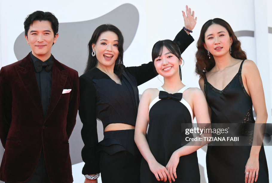 当53岁舒淇和49岁孙艺珍站在一起，我才彻底明白，什么叫相由心生