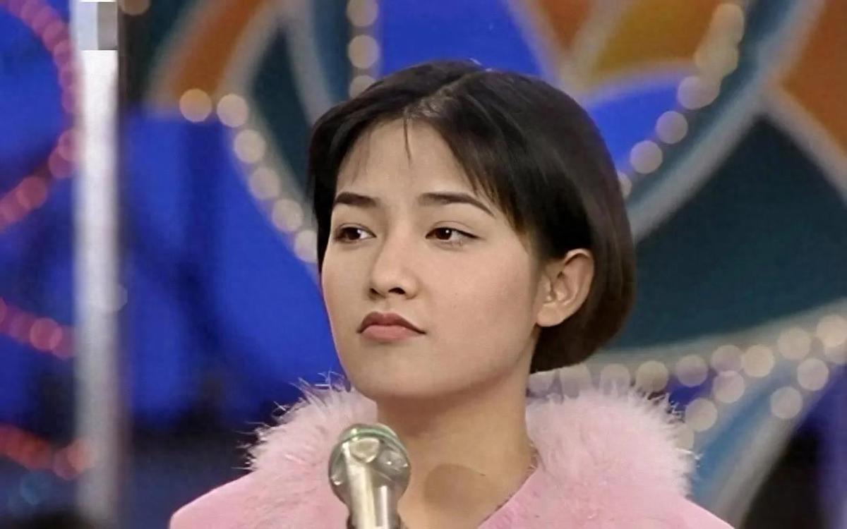 为男友摘子宫、纹着大花胳膊的小魔女，终于在48岁活成她自己