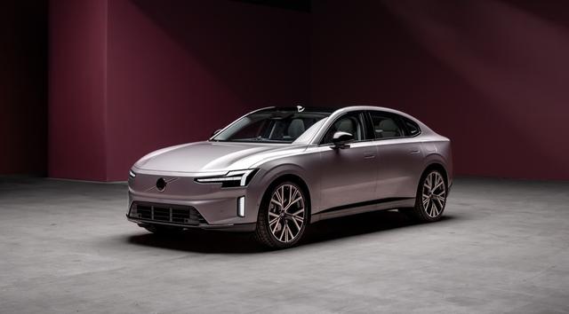 沃尔沃打响第一枪！新C级车亮相，双Orin-X芯片+激光雷达，能成？