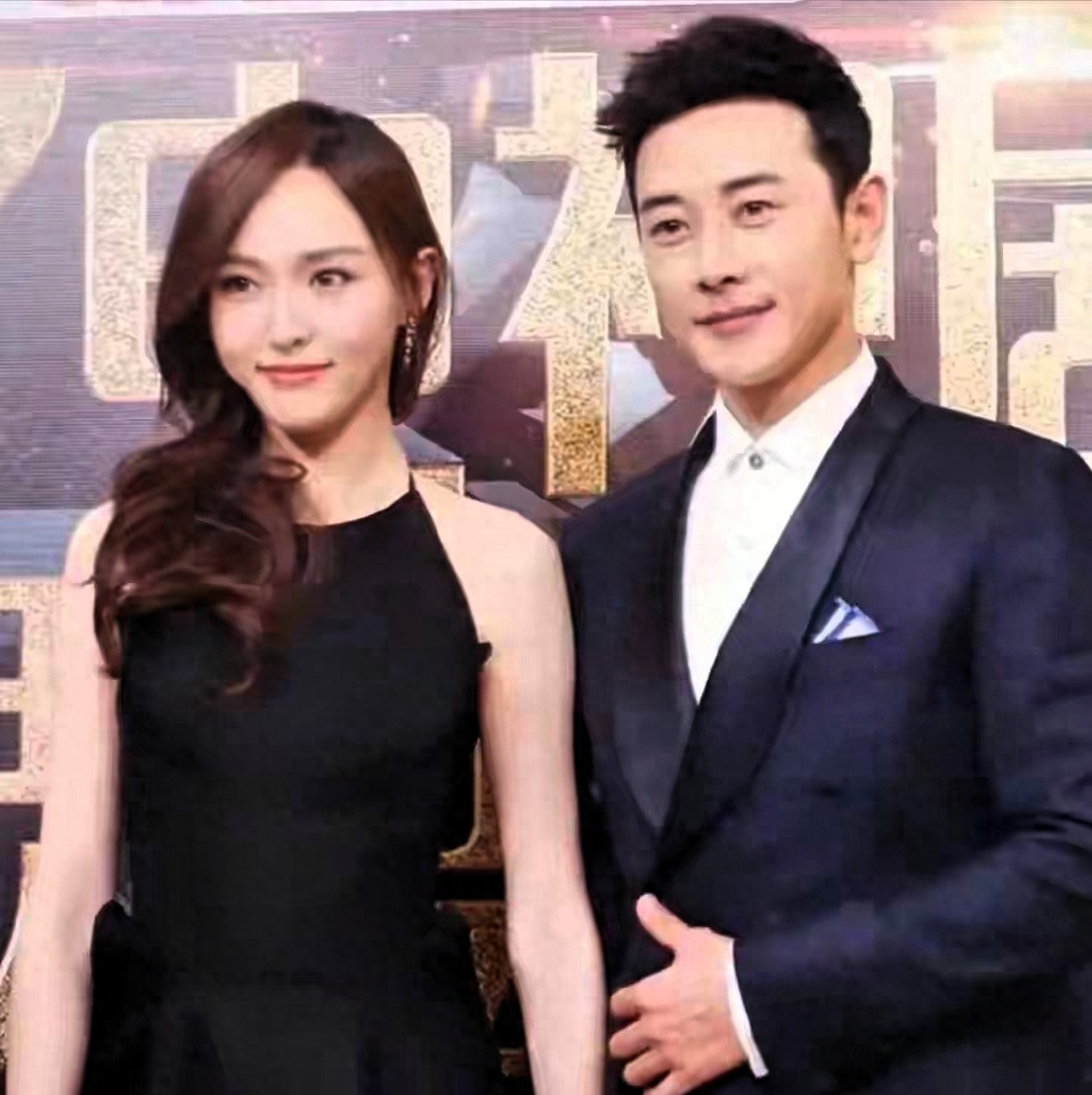 罗晋父亲离世后，带任素汐祈福惹争议，唐嫣的沉默不简单