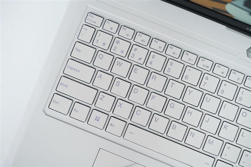 七彩虹MEOW橘寶R16 Pro筆記本評測：性能均衡無短板 210W狂暴釋放