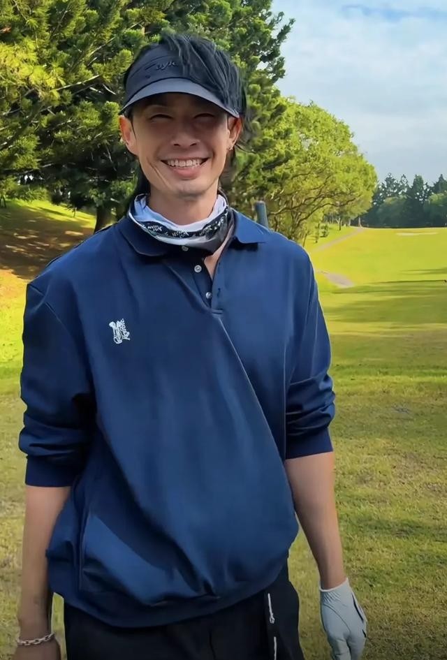 47岁吴建豪暴瘦40斤 1米8 100斤 尖嘴猴腮像老头 老20岁 肌肉男变麻杆