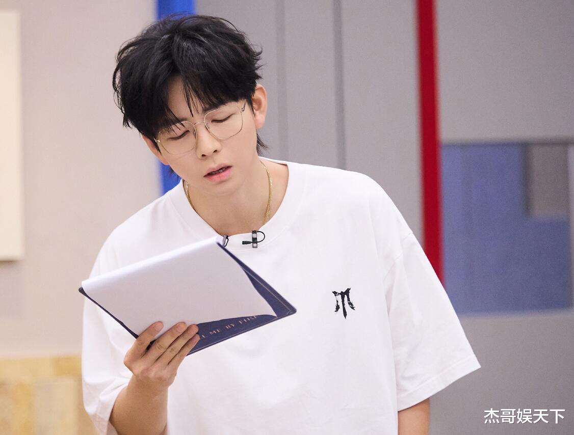 早安的“格格不入”,让《披哥5》彻底被打脸