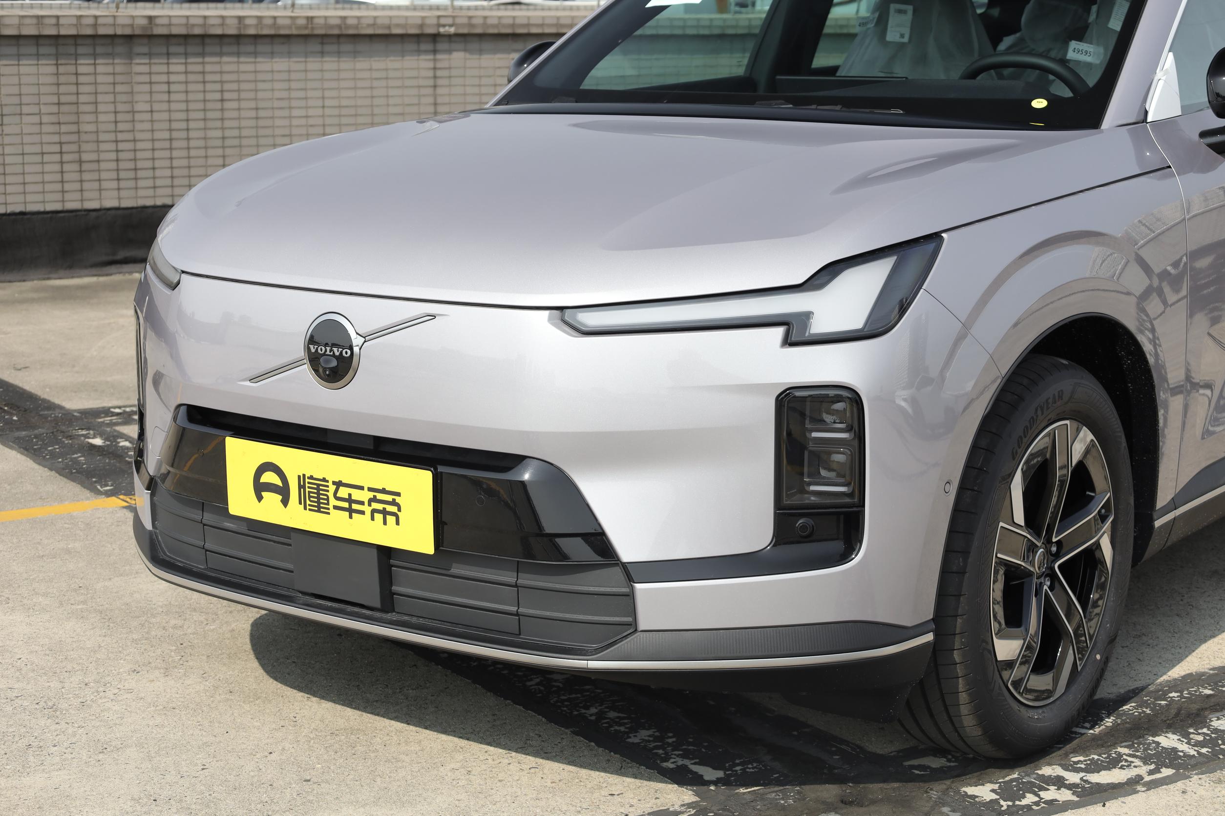 沃尔沃XC70：全系混动，家用SUV的新选择，值得购买吗？