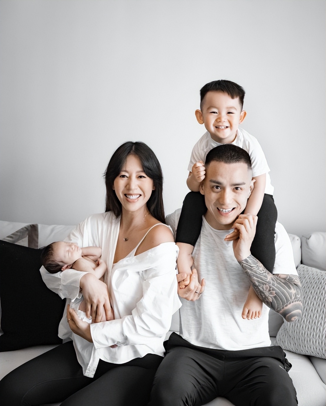 TVB前高层之女豪宅曝光，二婚嫁小8岁男友，曾经感情史丰富