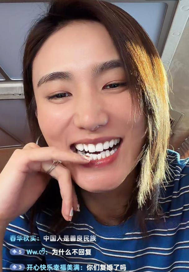 海哈金喜被网友催复婚！婚戒都没摘害羞到脸红，透露女儿想要弟弟