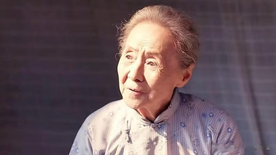 陈梦客串电视剧不到24小时，担心的事发生，表哥黄晓明也被牵连