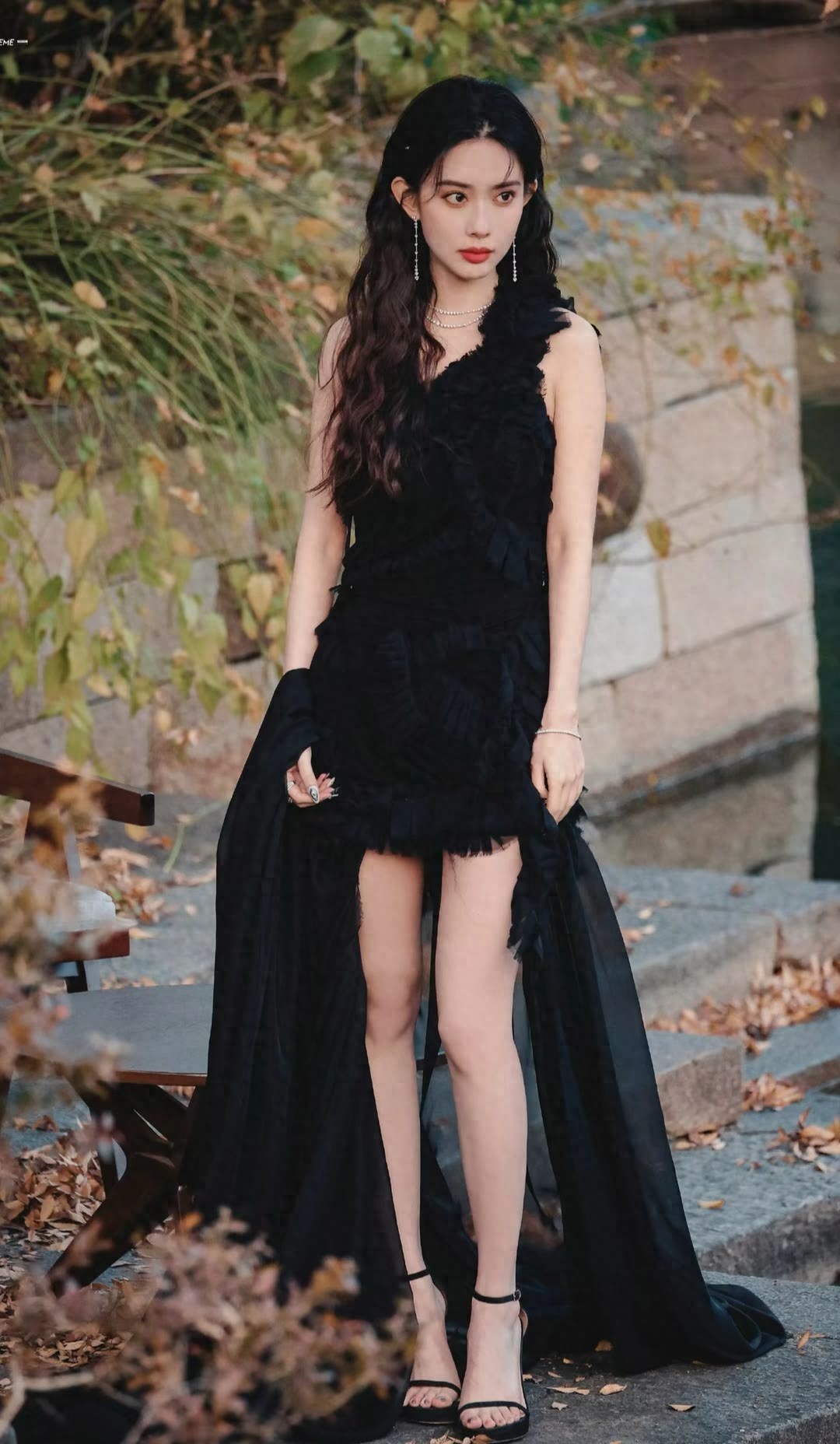 内娱造型黑马!孟子义黑纱礼裙气场全开