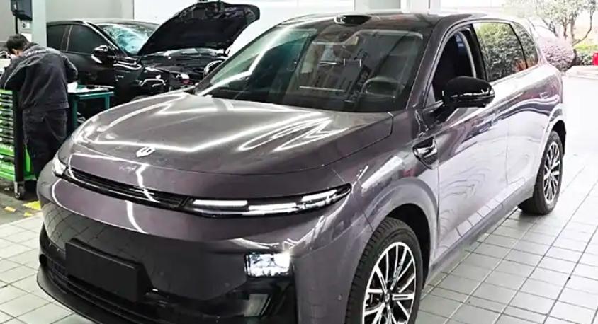 零跑B10试装车已到店 3月10日预售 搭载激光雷达 续航超600km