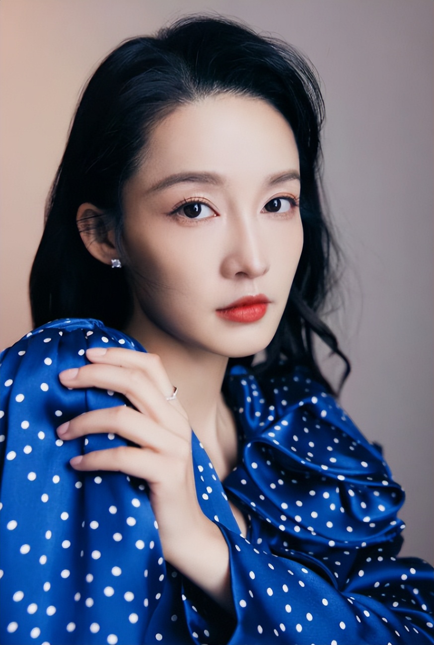 一手好牌打的稀碎,35岁的李沁,还是以这样的方式败光了观众缘