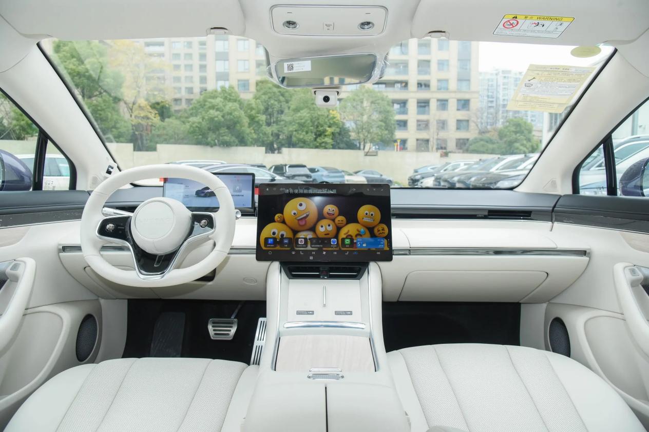22.98万起，起步705km续航，搭鸿蒙座舱+华为智驾，全系800V平台