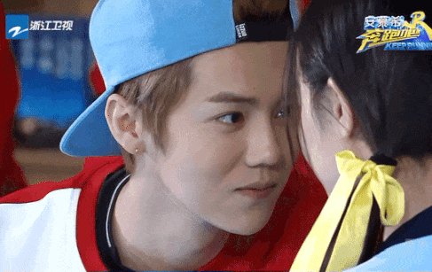 炒个CP，两个顶流闹成这样？