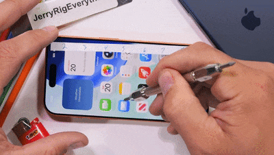 被吐槽到飛起的“掉漆王”？iPhone 17 Pro 系列翻車評測卻把我們看傻