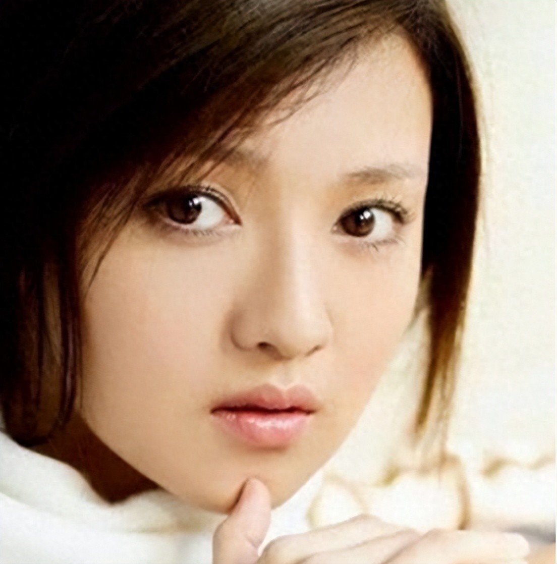 赵宝刚捧着,孙红雷宠着,演了15次女主都不红,48岁嫩的能掐出水