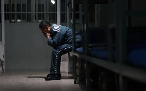 高智商罪犯：两分钟抢走押款车上的千万现金，从此消失21年，因兄弟义气投案自首