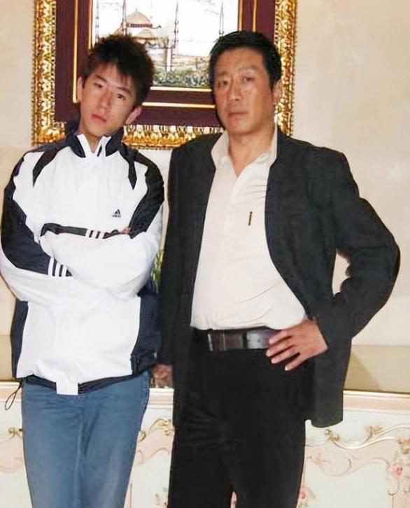 他们原来是夫妻,携手37年零绯闻,如今儿子却成了丁勇岱的心病