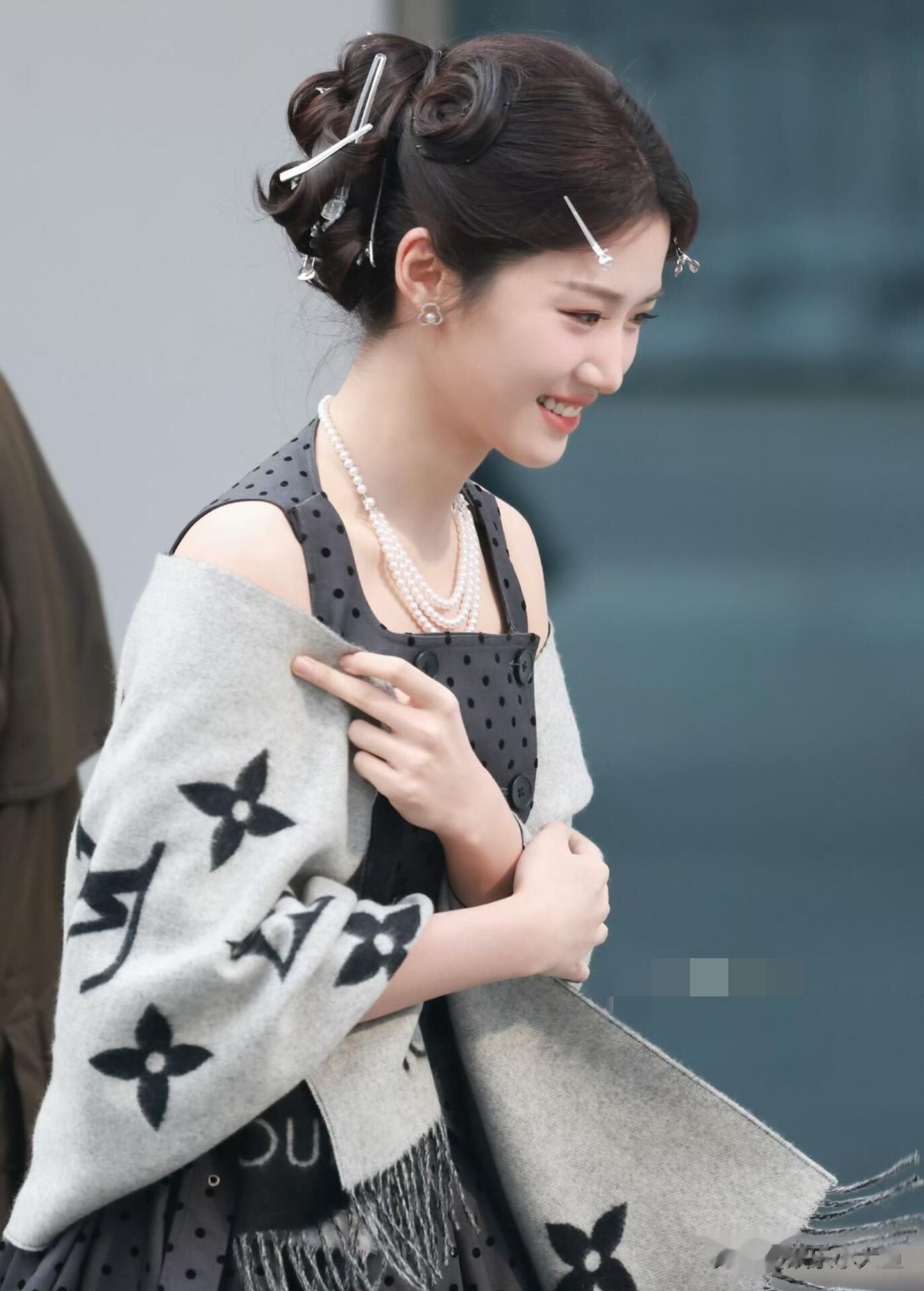 卢昱晓hi6最新录制路透，落落大方的千金大小姐即视感，美成焦点