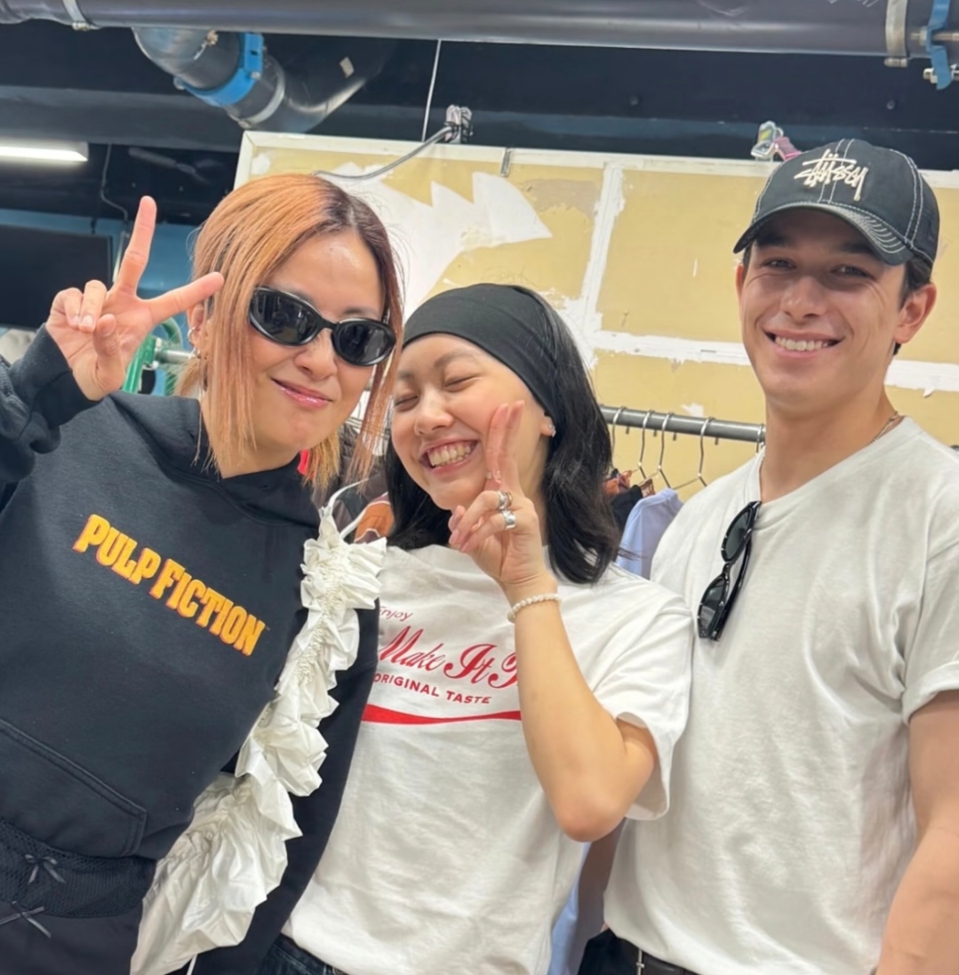 窦靖童香港演唱会，谢霆锋容祖儿送花篮，陈奕迅一家现身支持