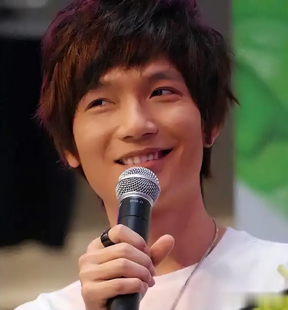 原来她就是陈楚生的妻子，怪不得41岁能逆风翻盘，娶个贤妻旺三代