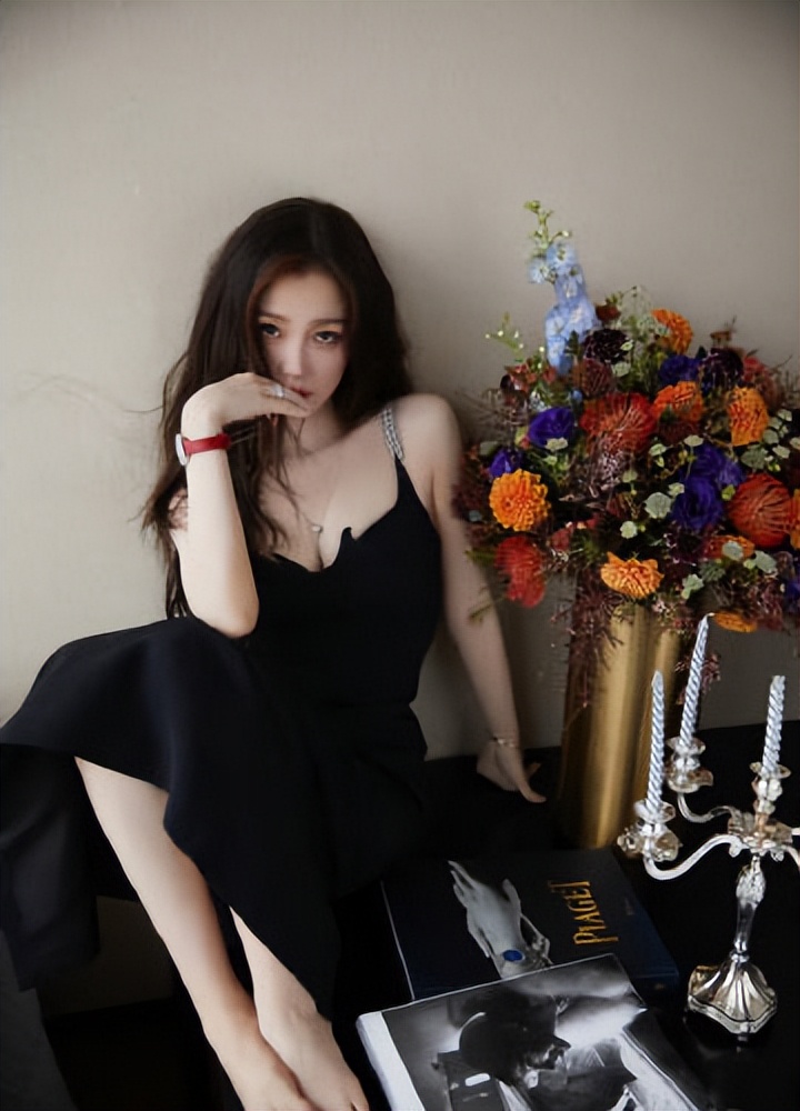 虞书欣的表情简直是春天的代名词!这感觉太撩人了。