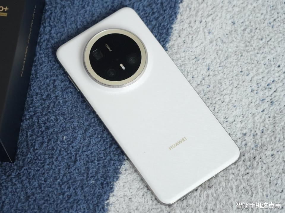 华为Mate80系列全面曝光：直屏回归+风冷散热，年度旗舰蓄势待发