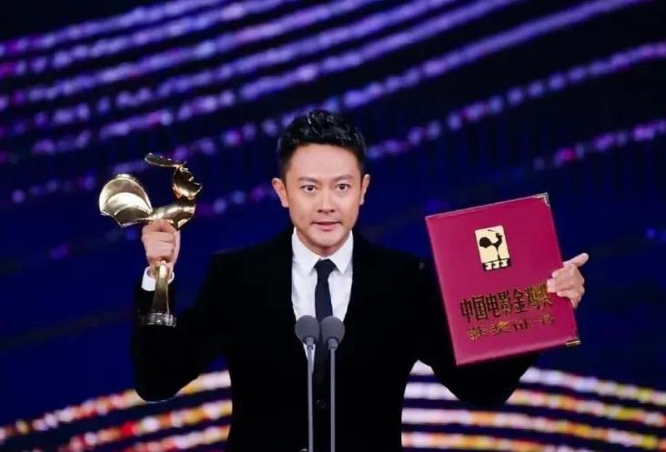 边潇潇没想到，被她败坏了名声的印小天，竟因一个举动，口碑逆袭