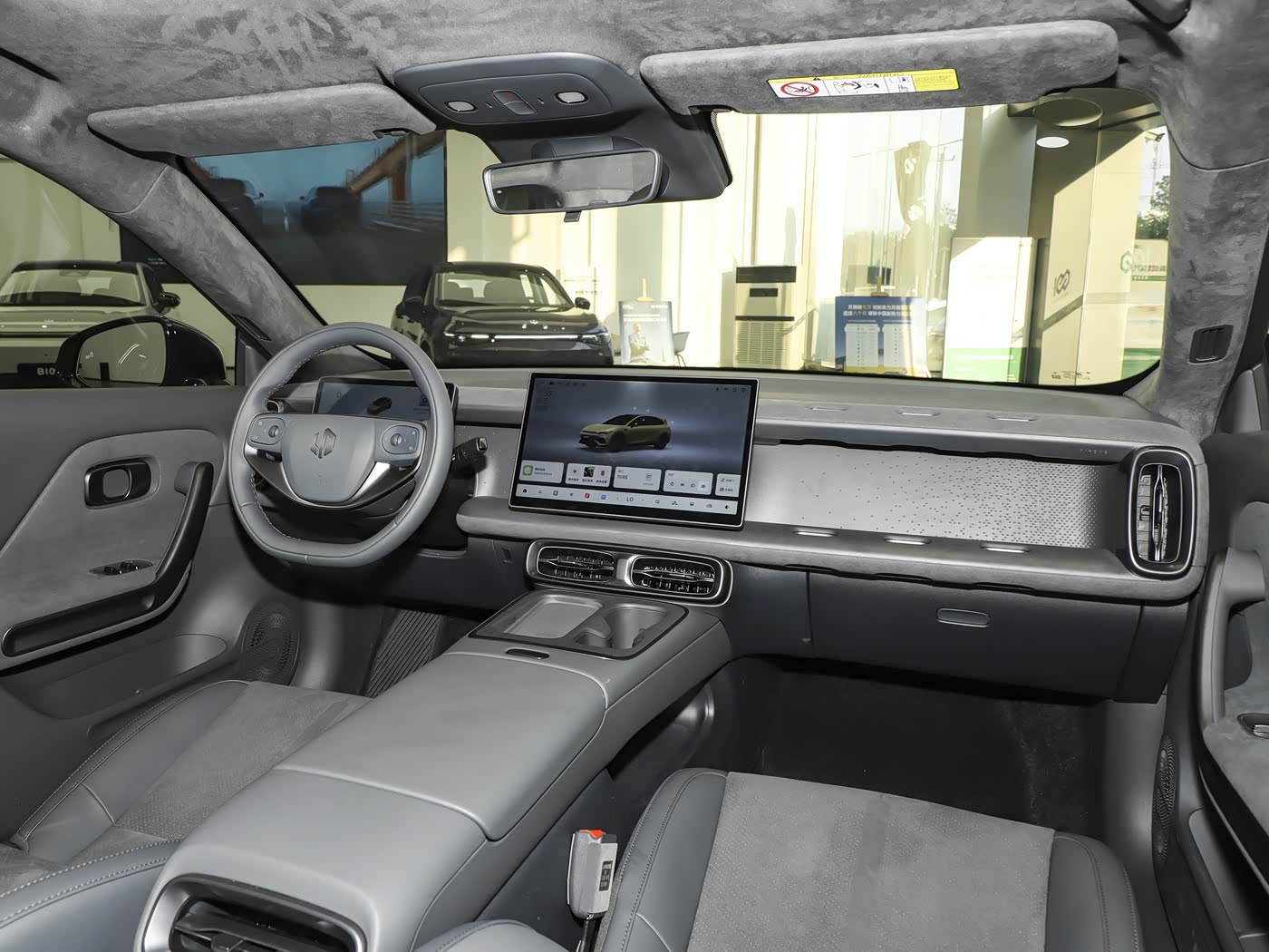 纯电“小钢炮”中法调校底盘加持,不足11万配无框车门+激光雷达